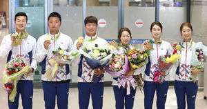 양궁대표팀 "아름다운 한국이에요"&hellip;이승윤, 금메달 프러포즈