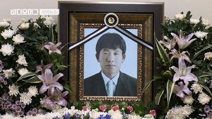 [자막뉴스] 아내 병 고치려던 의사 탈북자&hellip;유리창 닦다 참변