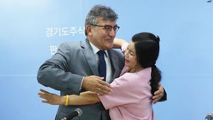 방한 불가리아인 카멘 남 교수 "탈북 여동생 만나 행복"