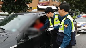 [제보영상] 도로에서 잠든 음주 운전자&hellip;알고 보니 무면허 '황당'