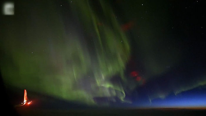 비행기에서 본 오로라