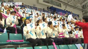 [비디오머그] 北 여자 아이스하키 선수단, 한국 응원단에게 고마움 표시한 사연은?