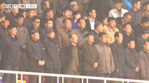 [비디오머그] 김일성 경기장에 사상 처음 울린 애국가&hellip;북한 주민들도 기립