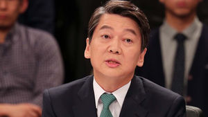 섬네일 이미지:[사실은] 안철수 '얼굴+몸통' 합성 포스터는 불법?