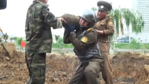 [지금 북한은] 1년 만에 완성한 여명거리…안전불감증 '심각'