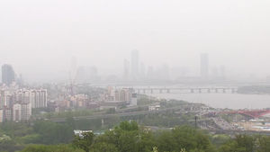 [취재파일] 황사에 돌풍 우박까지&hellip;변화무쌍한 주말 날씨 조심하세요