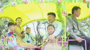 [지금 북한은] '동물재주장' 찾아 공연 보는 시민들…북한의 여가생활