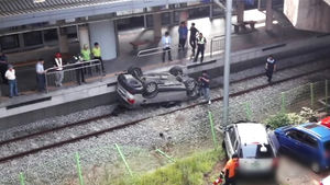 고양 대곡역 선로에 차량 돌진 후 뒤집혀&hellip;1명 부상