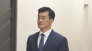 '의료법 위반 방조' 이영선, 징역 1년&hellip;법정에서 구속