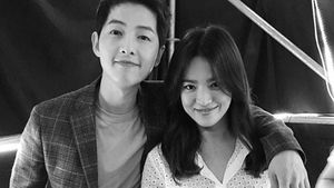 [SBS Star] Song Joong-ki and Song Hye-kyo are Getting Married!