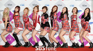 [SBS Star] TWICE Tops BIllboard's '40 Coolest Coordinated Girl Group Outfits'