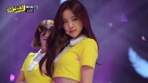 [SBS Star] Apink Members Showed Off Their Charming Looks by Wearing 'Momppae' Pants?