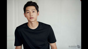 [SBS Star] Song Joong-ki Admits,"Because Song Hye-kyo's pretty"