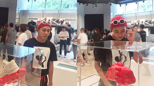 [SBS Star] Loco Spotted at Sports Brand's Opening Ceremony in Hongdae