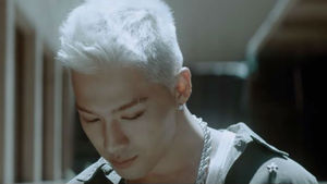 [SBS Star] VIDEO: TAEYANG Released 'Intro' MV Ahead of His Comeback