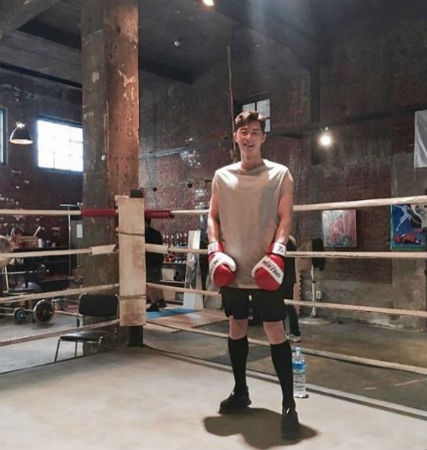 ？[SBS Star] Park Seo-joon denies rumor, 'I'm not dating Jiwon, but she's a great person.