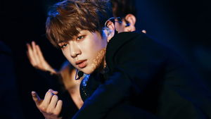 [SBS Star] Wanna One's Kang Daniel Sustained Minor Finger Injury