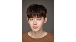 [SBS Star] Lee Jong-suk Direct Messages His Fan through SNS