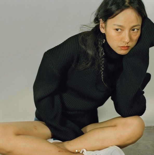 [SBS Star] Lee Hyo-ri Goes Bare face with Magazine Photoshoot