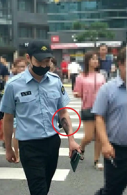 [SBS Star] Park Yoo-chun's New Tatoo, Inappropriate Action?