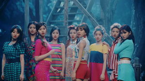 [SBS Star] TWICE 'SIGNAL' Music Video Surpasses 100 Million Views!