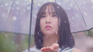 [SBS Star] GFRIEND Drops Mood Teaser Video for 'SUMMER RAIN'