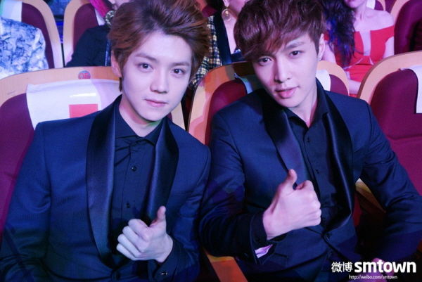 EXO LAY and ex-Member LUHAN Reunited at a Charity Gala