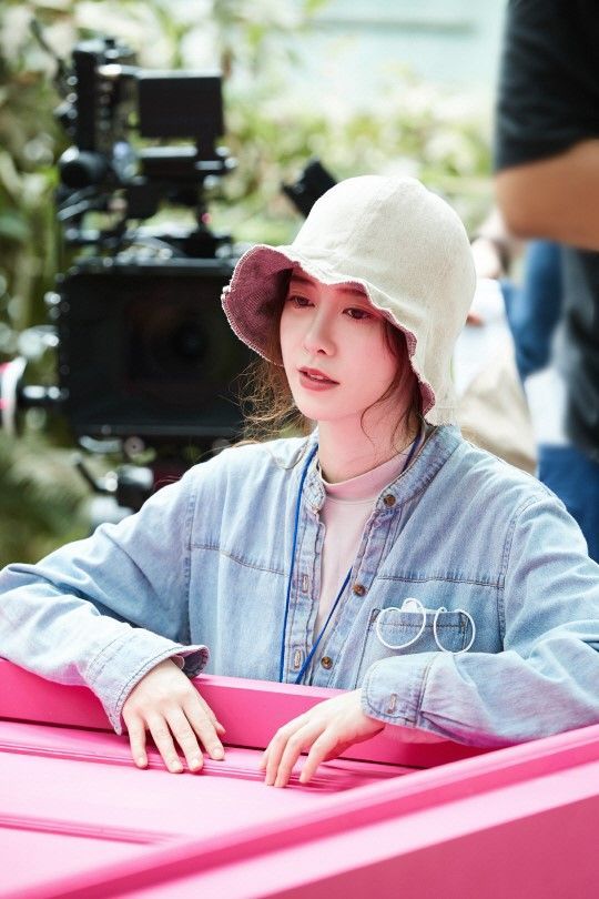 [SBS Star] Koo Hye Sun to Comeback as a Film Producer of 'MYSTERY PINK'