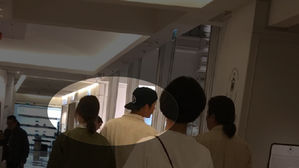 [SBS Star] Song Joong-ki and Song Hye-kyo Spotted in Paris!