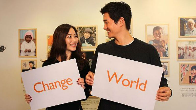 [SBS Star] Yoo Ji Tae and Kim Hyo Jin Participate in Educational Environment Improvement Project in Africa