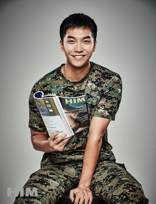Lee Seung Gi's Military Pictorial Released Ahead of His Discharge
