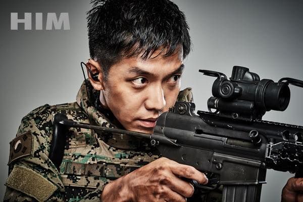 Lee Seung Gi's Military Pictorial Released Ahead of His Discharge