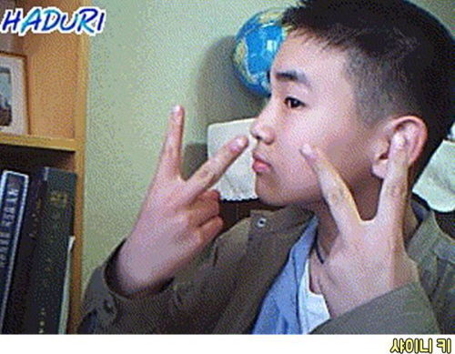 [SBS Star] 'From IU to EXO' Korean Stars' Old-school 'HADURI' Selfies Going Viral!