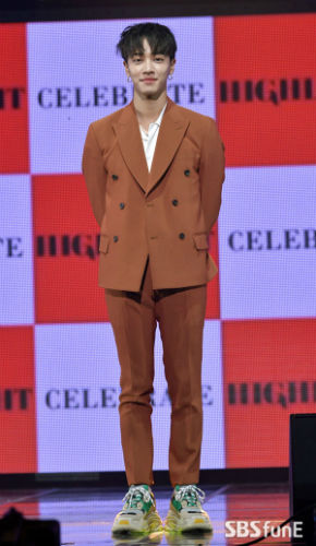 [SBS Star] Highlight to 'CELEBRATE' its Debut Anniversary with 'Can Be Better'