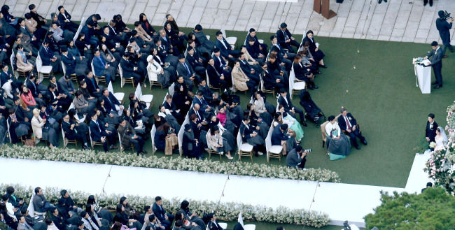 [SBS Star] Chinese Media Secretly Fly Drones at Song-Song Couple's Wedding Illegally