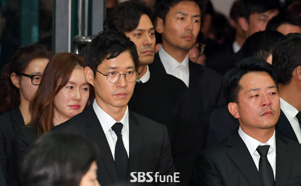 [SBS Star] 'Cried together