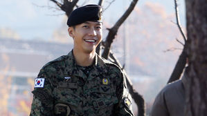 [SBS Star] Discharged Lee Seung Gi Hints His Comeback Plans Through a Letter
