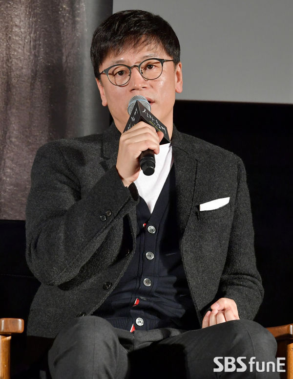 [SBS Star] Because of Friendship, Lee Jung Jae Stars as the 'King of the Underworld'