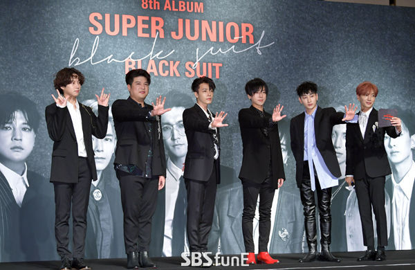 [SBS Star] Super Junior will Sell 'Black Padded Coats' on TV as Promised!