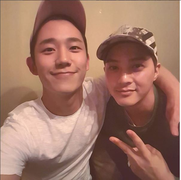 [SBS Star] Jung Hae In's Polite Personality Under Spotlight