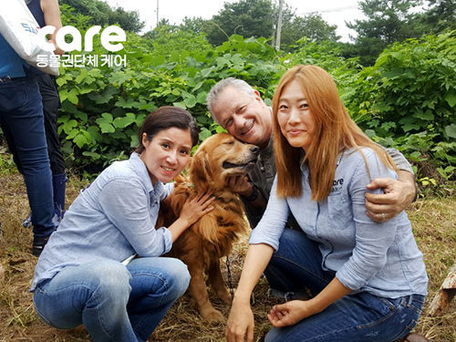 [SBS Star] Daniel Henney Adopts Roscoe from Dog Meat Farm