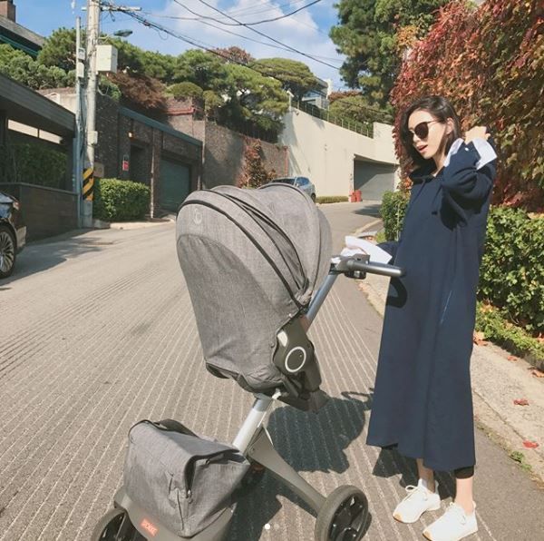 (OK)[SBS Star] Park Soo-jin Apologizes 'It was my first time giving birth