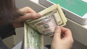 무역전쟁 피로감&hellip;원/달러 환율, 위안화 따라 소폭 하락