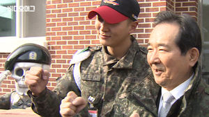 [SBS Star] VIDEO: Joowon Gets Spotted by Korean Politicians