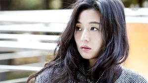 [SBS Star] '8 Months Pregnant' Jun Ji Hyun Spotted in Hong Kong!