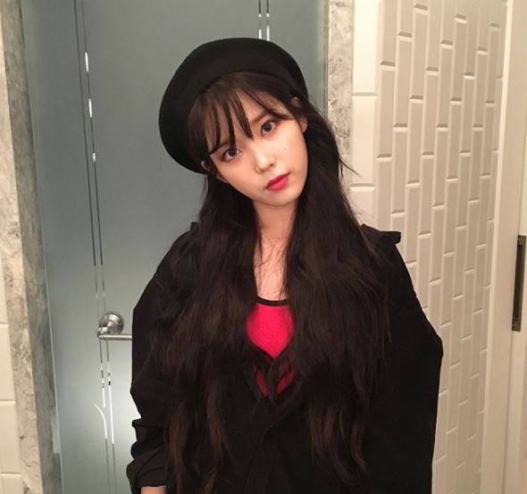 ？[SBS Star] VIDEO: IU Sings Live in the Waiting Room!