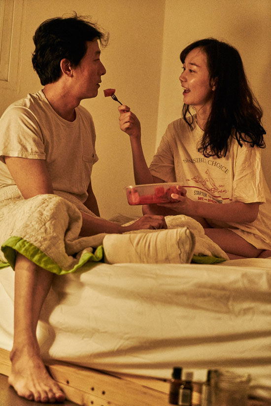 [SBS Star] Kim Joo Hyuk's 49th Day Commemorative Mass Held