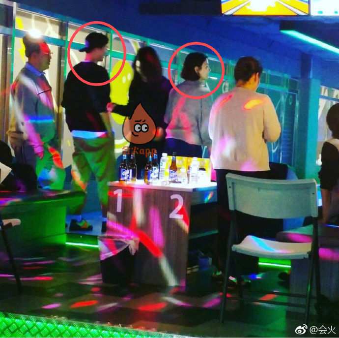 [SBS Star] 'Song-Song Couple' Spotted Dating on Christmas Eve!