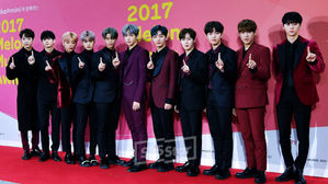 [SBS Star] Billboard Names Wanna One as 'Best New K-Pop Act in 2017'