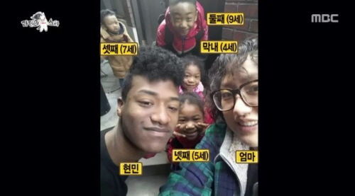 [SBS Star] Han Hyun Min's Brother Starred in 'Descendants of the Sun'!